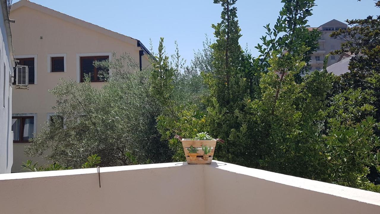 Hellena Guest house *